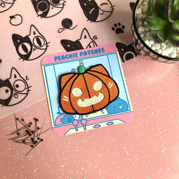 GLOW IN THE DARK PUMPKIN CAT EMBROIDERED IRON ON PATCH