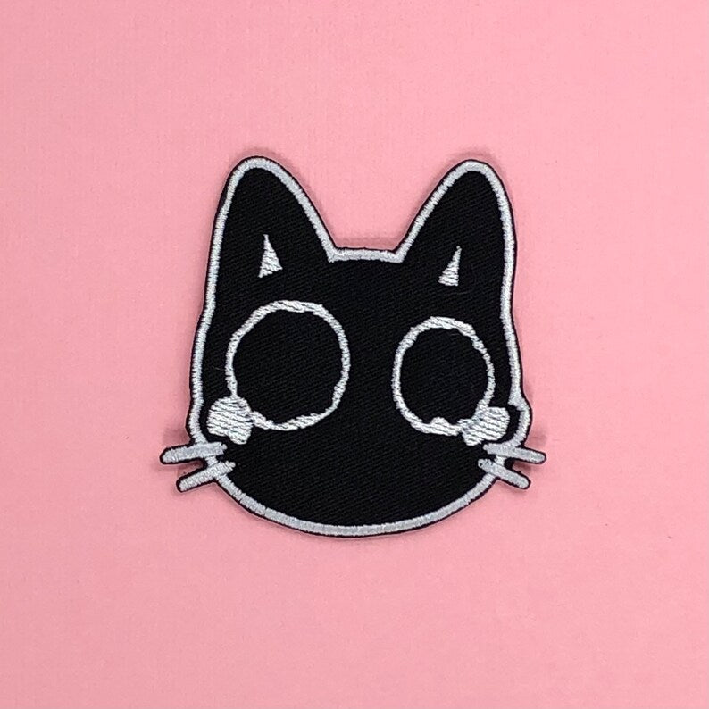 GLOW IN THE DARK CRYING CAT EMBROIDERED IRON ON PATCH